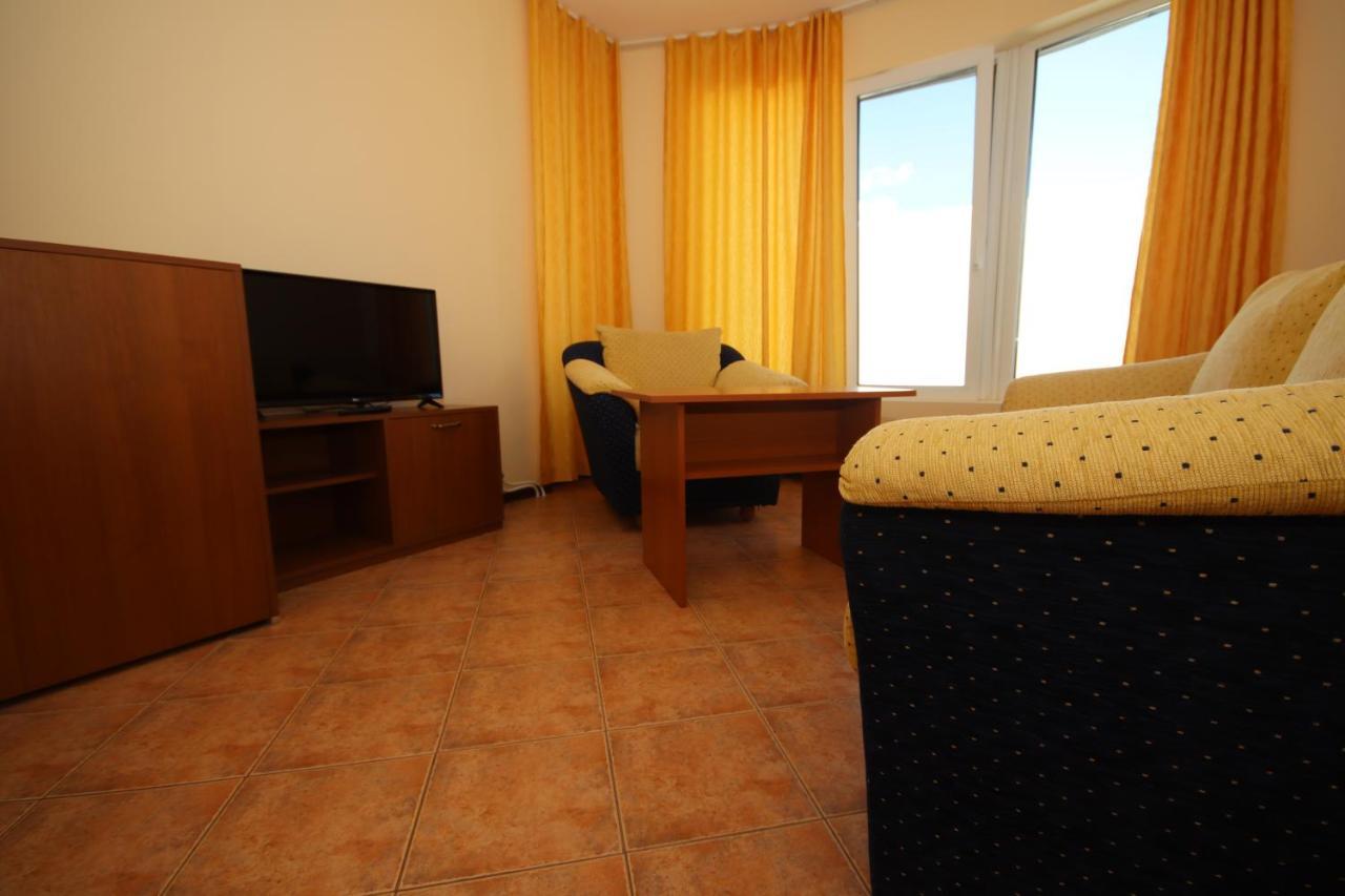 Hotel Continental Kiten  Bagian luar foto