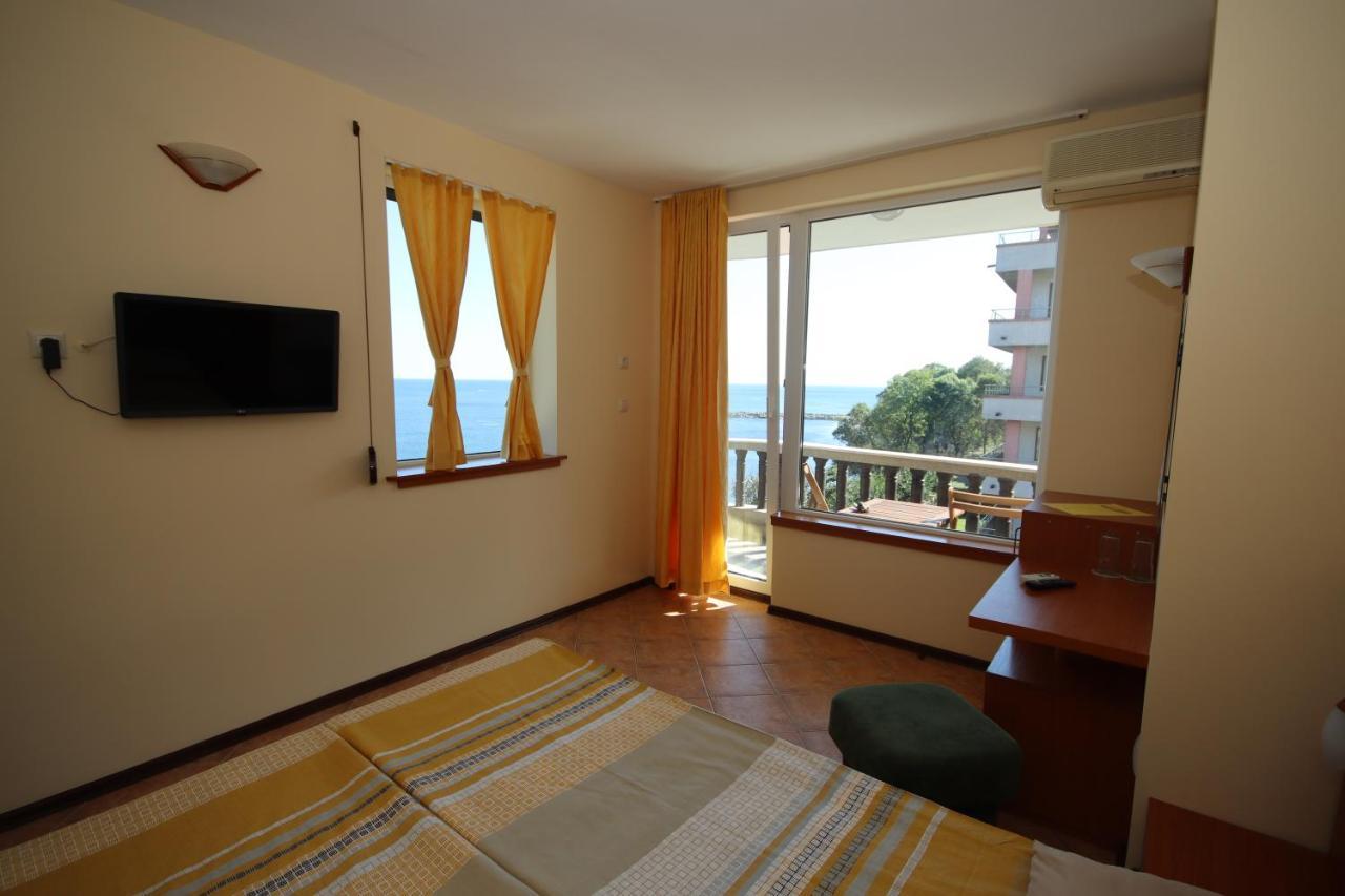 Hotel Continental Kiten  Bagian luar foto