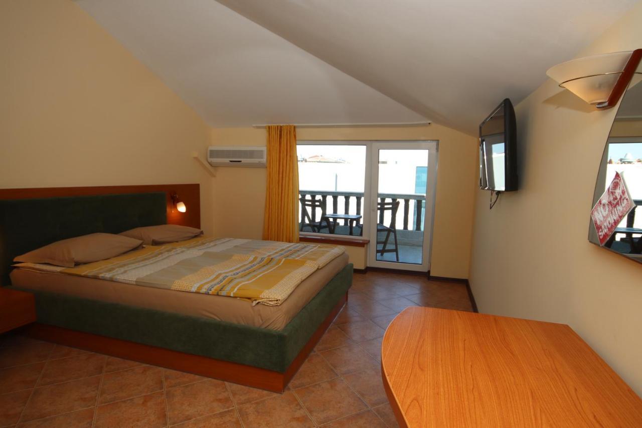 Hotel Continental Kiten  Bagian luar foto