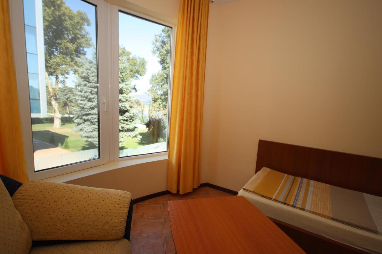 Hotel Continental Kiten  Bagian luar foto