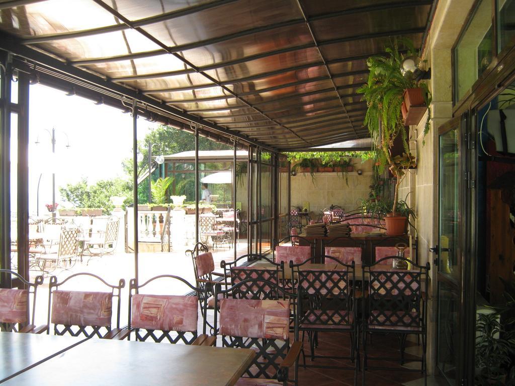 Hotel Continental Kiten  Bagian luar foto